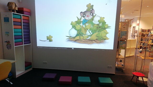Leinwand mit Bilderbuchkino